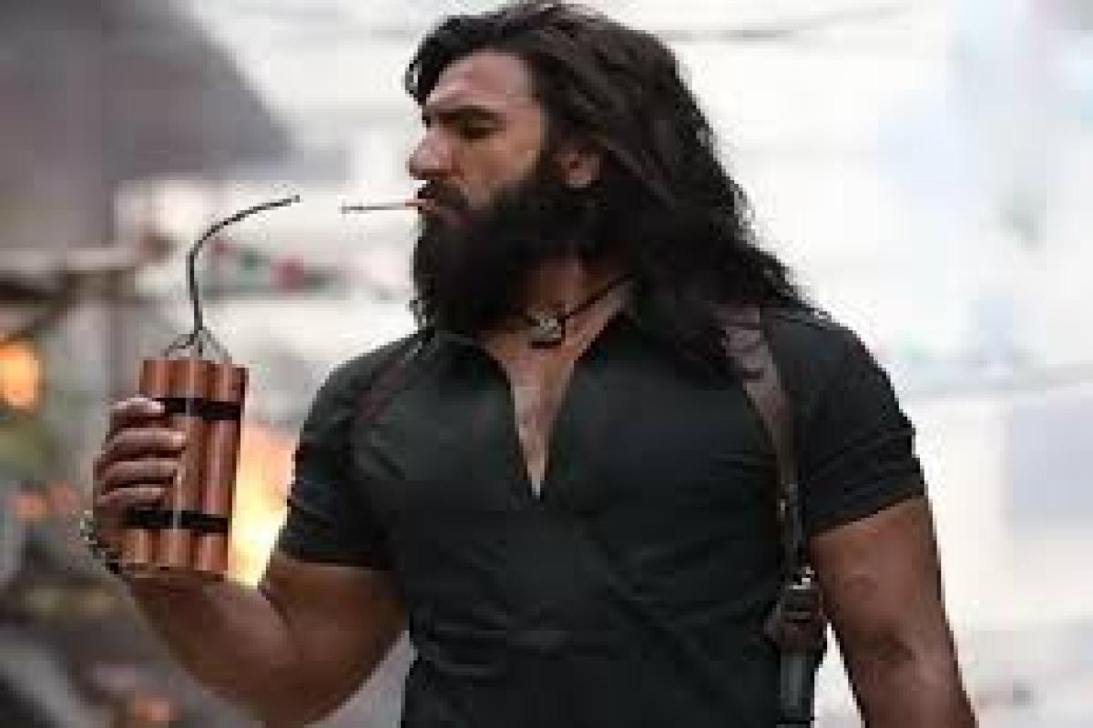 ബോക്സ് ഓഫീസിനെ വിറപ്പിക്കാൻ 'ധുരന്ധർ 2' വരുന്നു; ആവേശം വാനോളം!